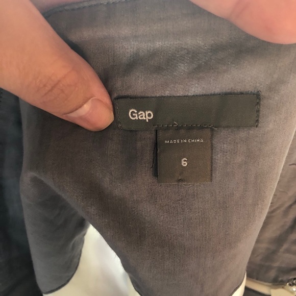 ✨5/$15 { GAP } Gray Striped A-line Silk Blend Skirt - Picture 6 of 6